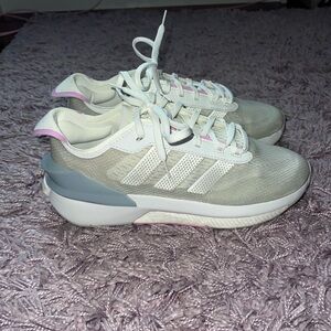 Women’s Adidas sneakers